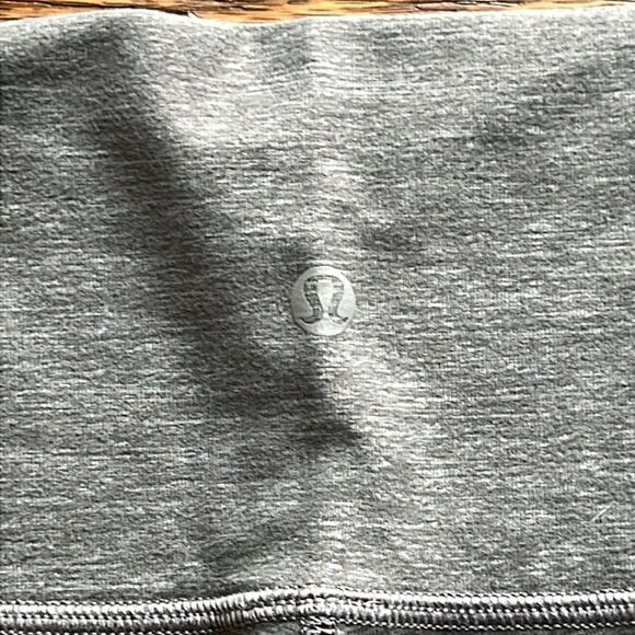 lululemon mid-Rise Pant 28" — Color Heather Medium Grey size 6 C15 - Picture 6 of 8